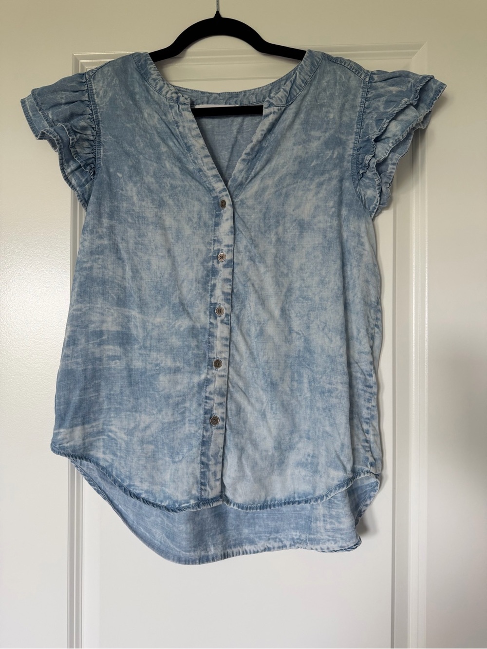 Jane + Delancey Light Wash Denim Ruffle Sleeve Blouse - Size Small